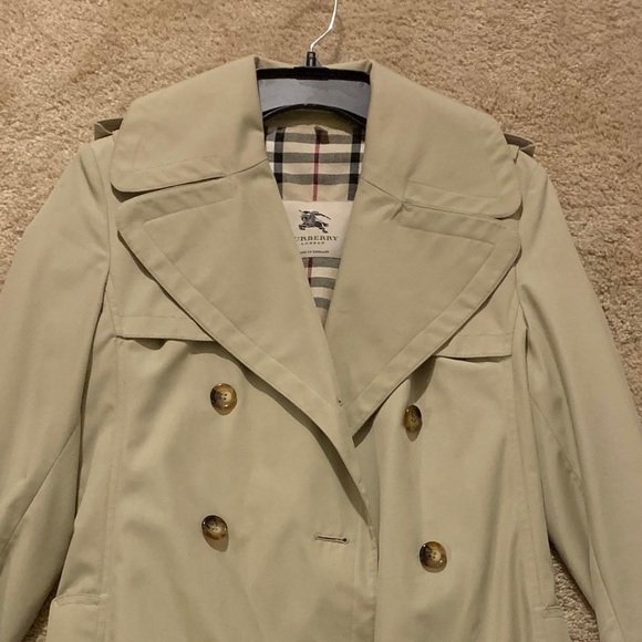 Burberry Jackets & Blazers - Burberry trench coat
